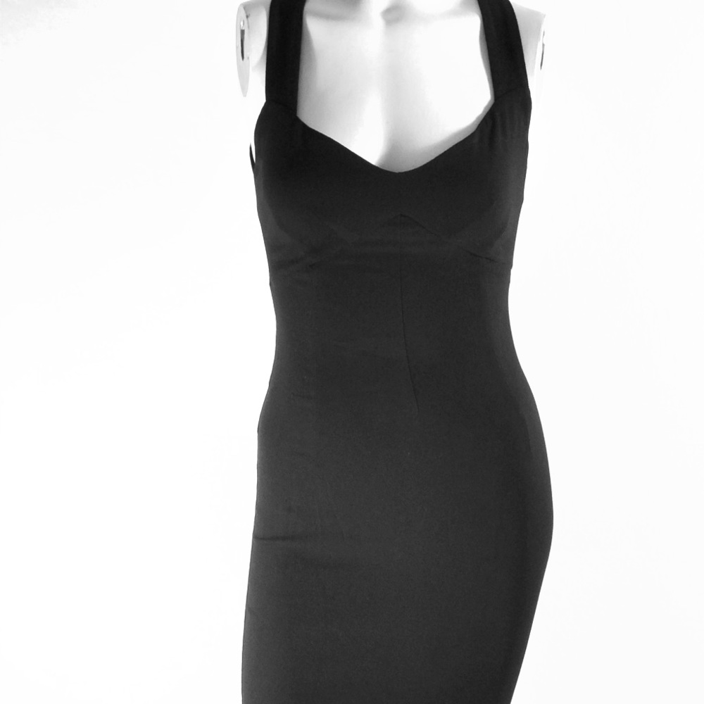 Beautiful but simplistic D&G dress.